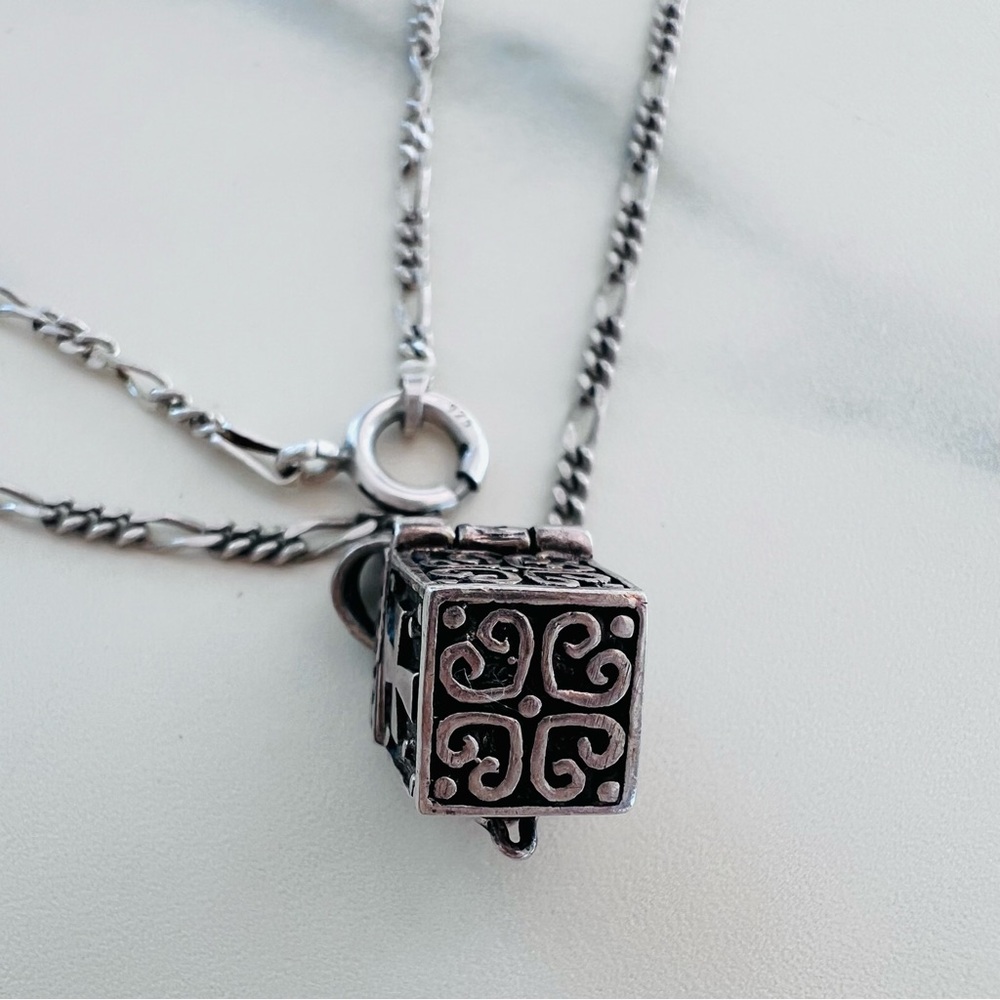 Mysterious Vintage .925 Sterling Prayer Box w/ Hinged Lid and 2mm Figaro Chain - Picture 13 of 16